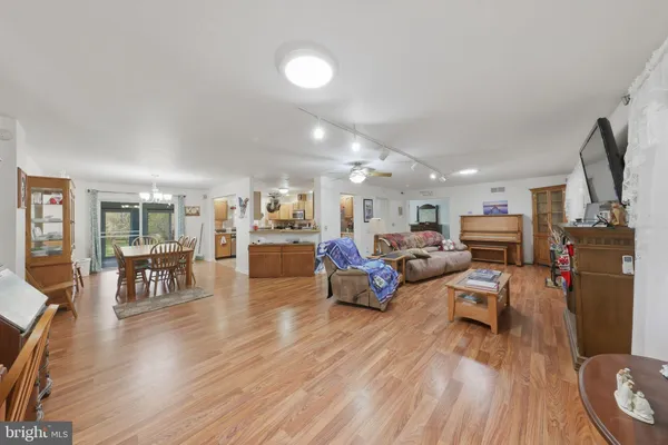 $850,000 | 850 Arthursville Road, Hartly, DE 19953