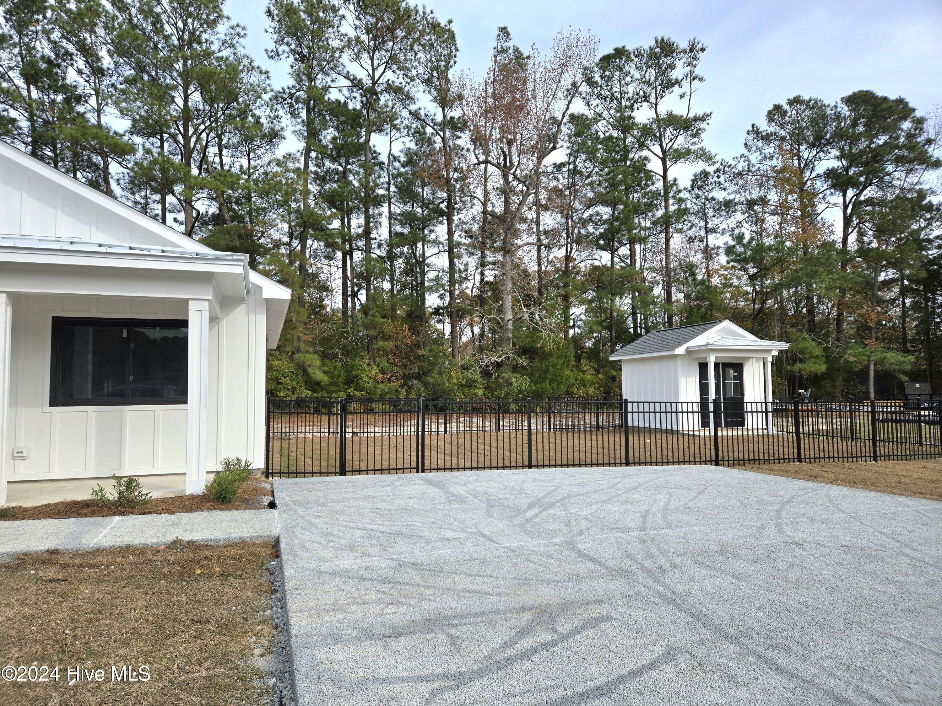 113 Long Pond Loop Swansboro, NC 28584 - Photo 33 of 50 20241201_133156