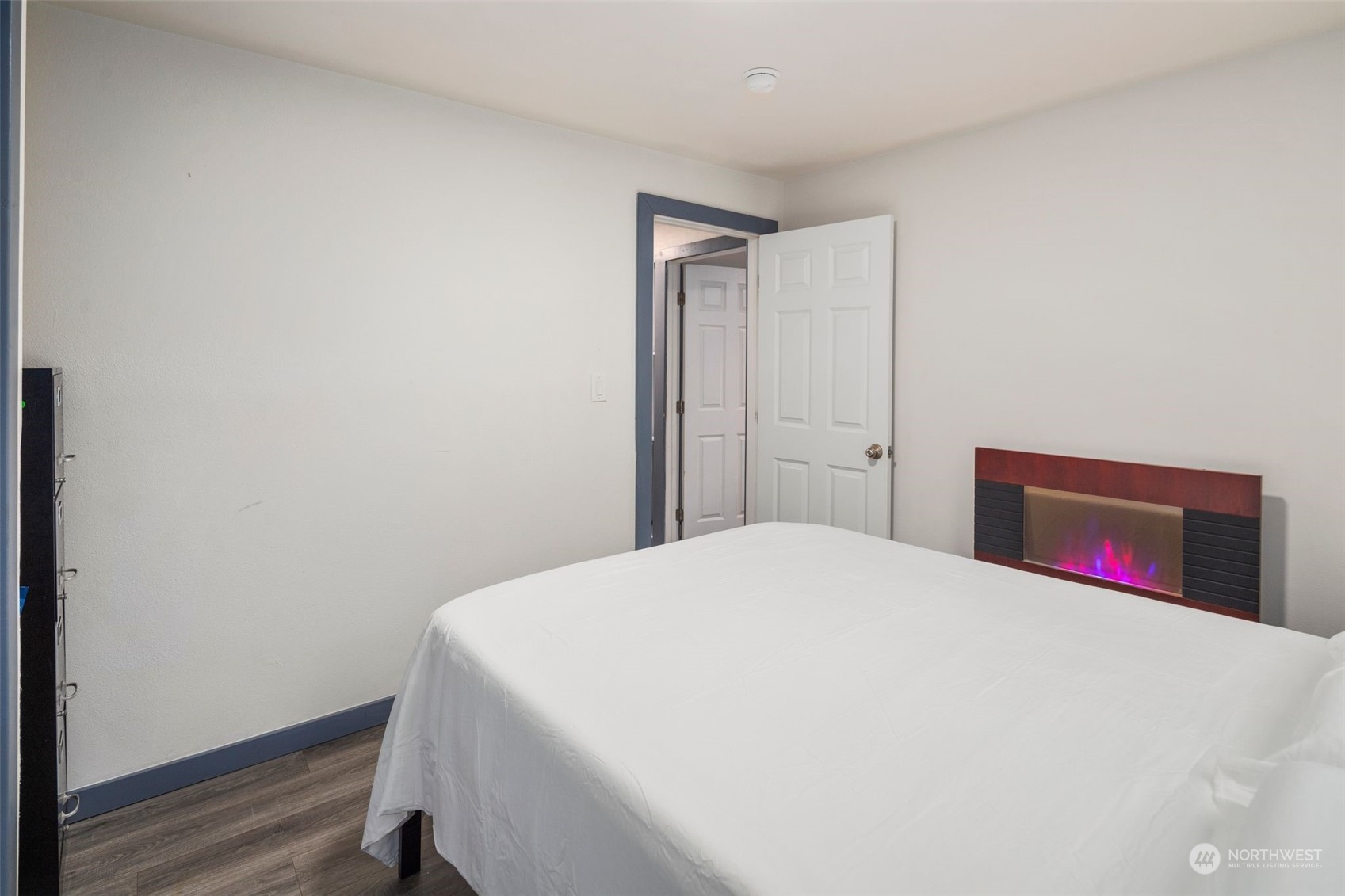18337 Southeast May Valley Road Issaquah, WA 98027 - Photo 25 of 40 a bed room with a bed and a closet