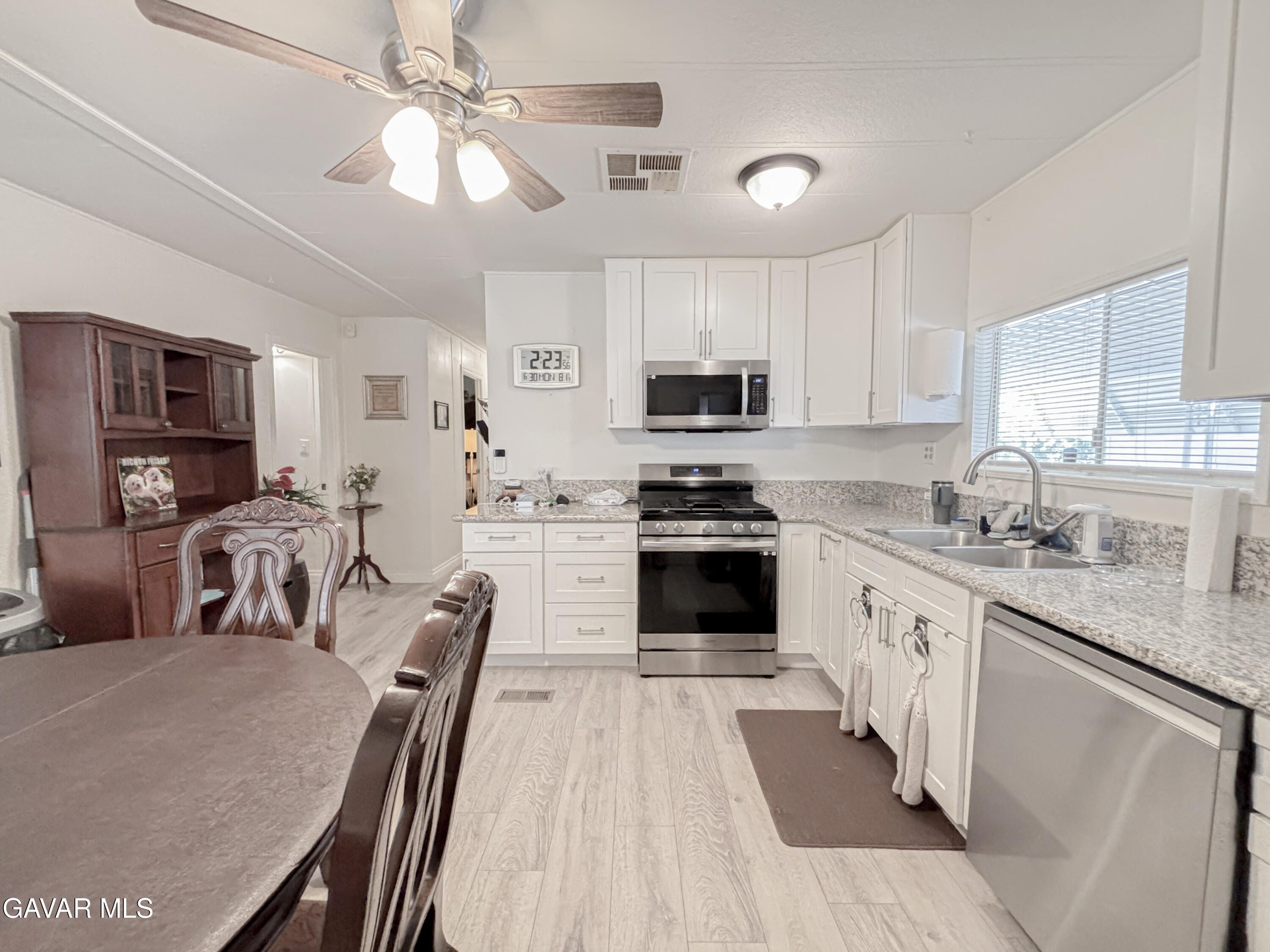 43850 North 20th Street East Lancaster, CA 93535 - Photo 10 of 49 IMG_7296