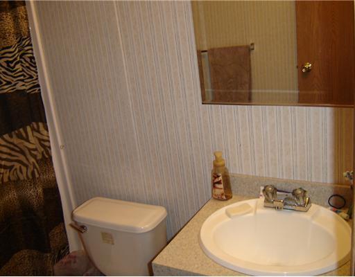 11 Goodhue Road Sidney, ME 04330 - Photo 20 of 25 Bathroom. Guest bath