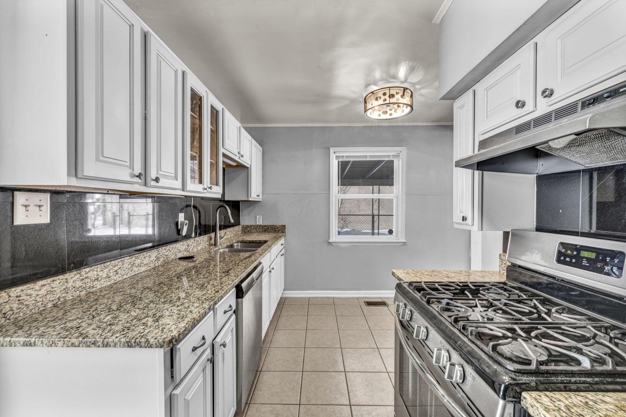 845 Exeter Road Columbus, OH 43213 - Photo 21 of 46 Kitchen