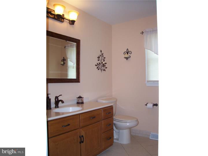 967 Magnolia Road Vineland, NJ 08360 - Photo 8 of 25 Bathroom