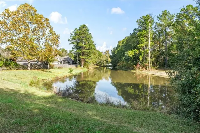 $369,000 | 165 Wood Thrush Drive, Madisonville, LA 70447