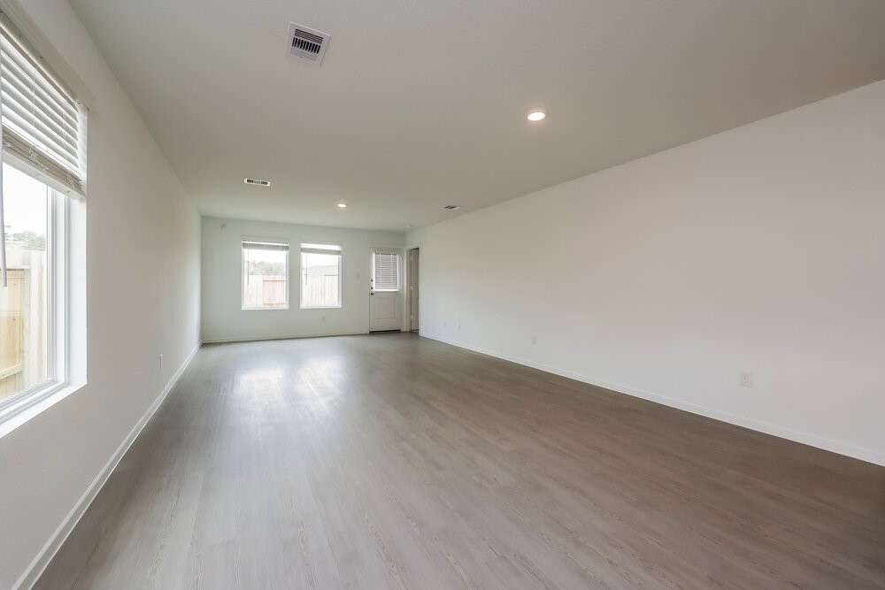 1544 Sunset Ridge Drive Conroe, TX 77306 - Photo 3 of 16