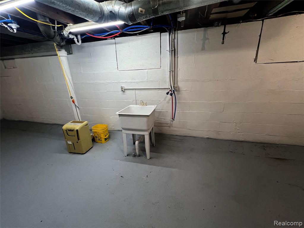 2613 Flushing Road Flint, MI 48504 - Photo 26 of 33