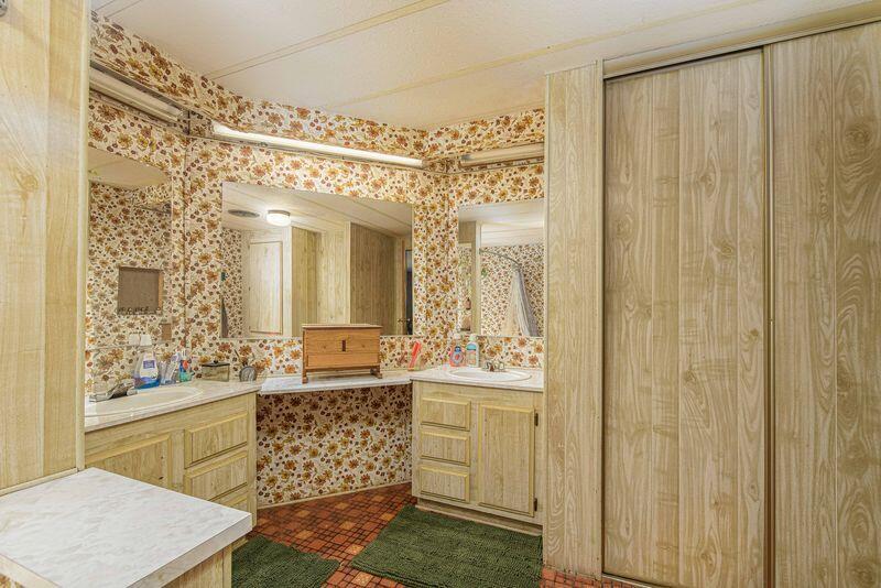 149471 Midstate Road La Pine, OR 97739 - Photo 12 of 27 Primary_Dbl_Vanity