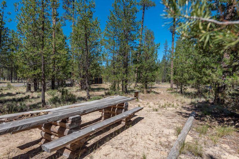 149471 Midstate Road La Pine, OR 97739 - Photo 21 of 27 Picnic_Table