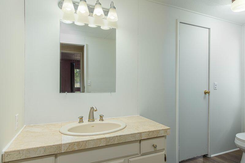 149471 Midstate Road La Pine, OR 97739 - Photo 8 of 27 Bath_2_Vanity