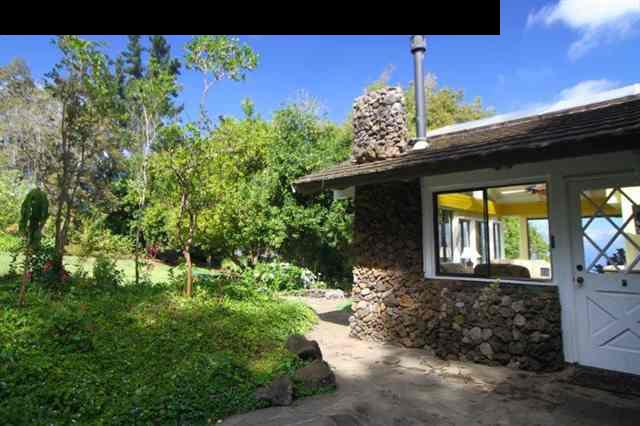 333 Middle Road Kula, HI 96790 - Photo 5 of 25 a front view of a house