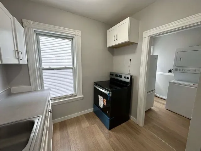 $2,275 | 267 Silver Street, Unit 2, Manchester, NH 03103