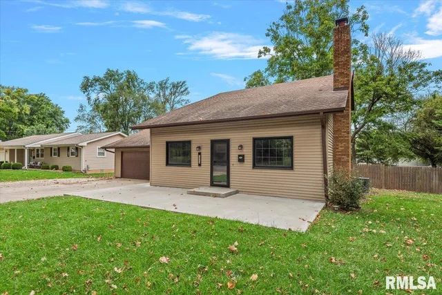 $216,500 | 1924 Cedar Street, Jacksonville, IL 62650