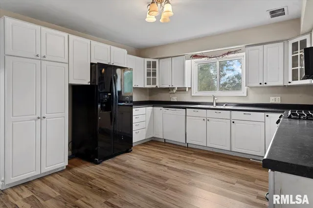 $216,500 | 1924 Cedar Street, Jacksonville, IL 62650