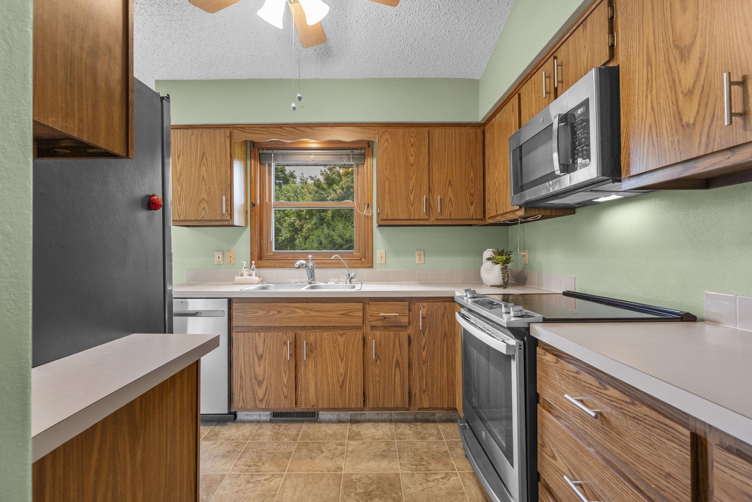 N469 Mayflower Road Appleton, WI 54914 - Photo 8 of 67