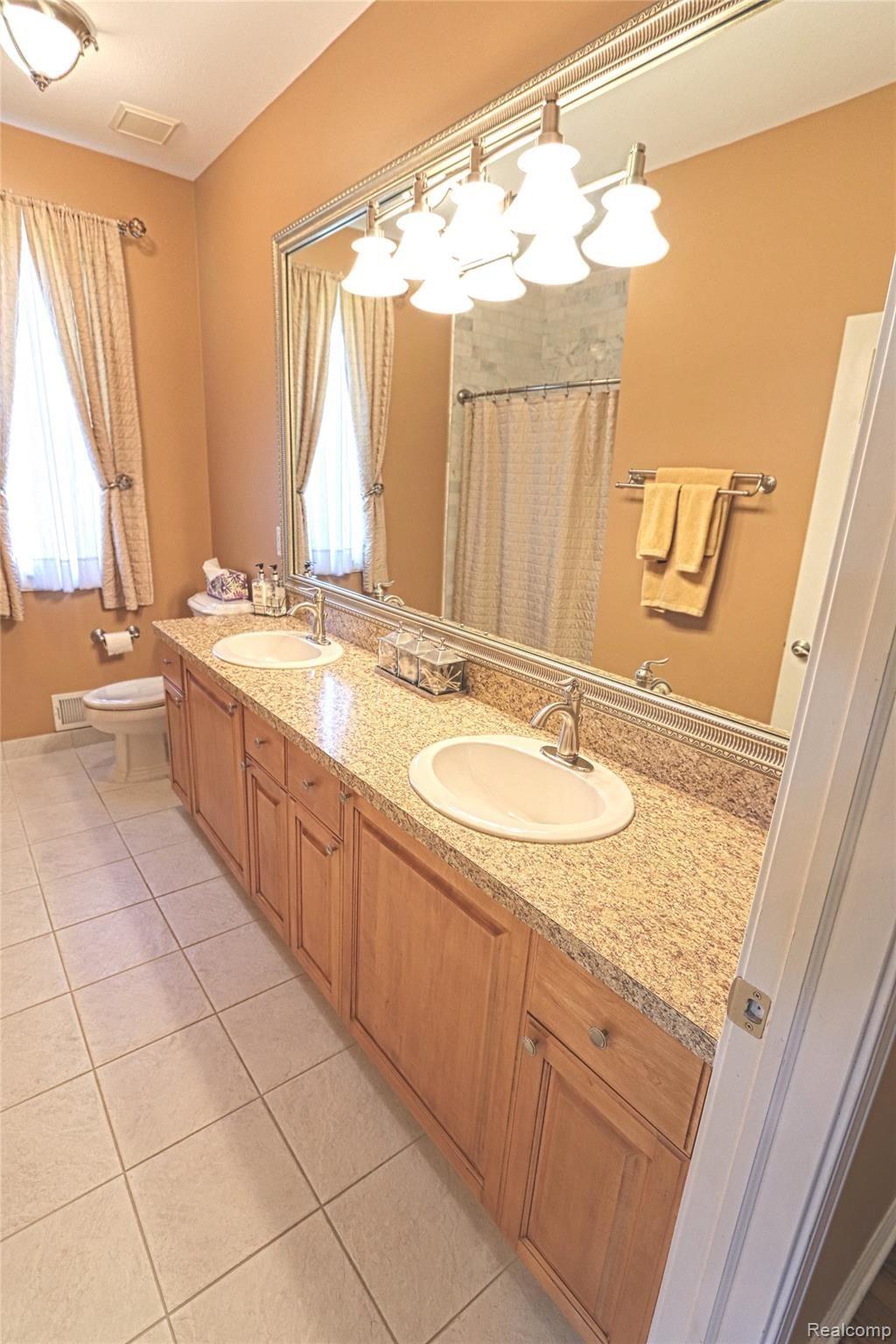 35359 Curtis Road Livonia, MI 48152 - Photo 52 of 71 IMG_0652_InPixio.jpg