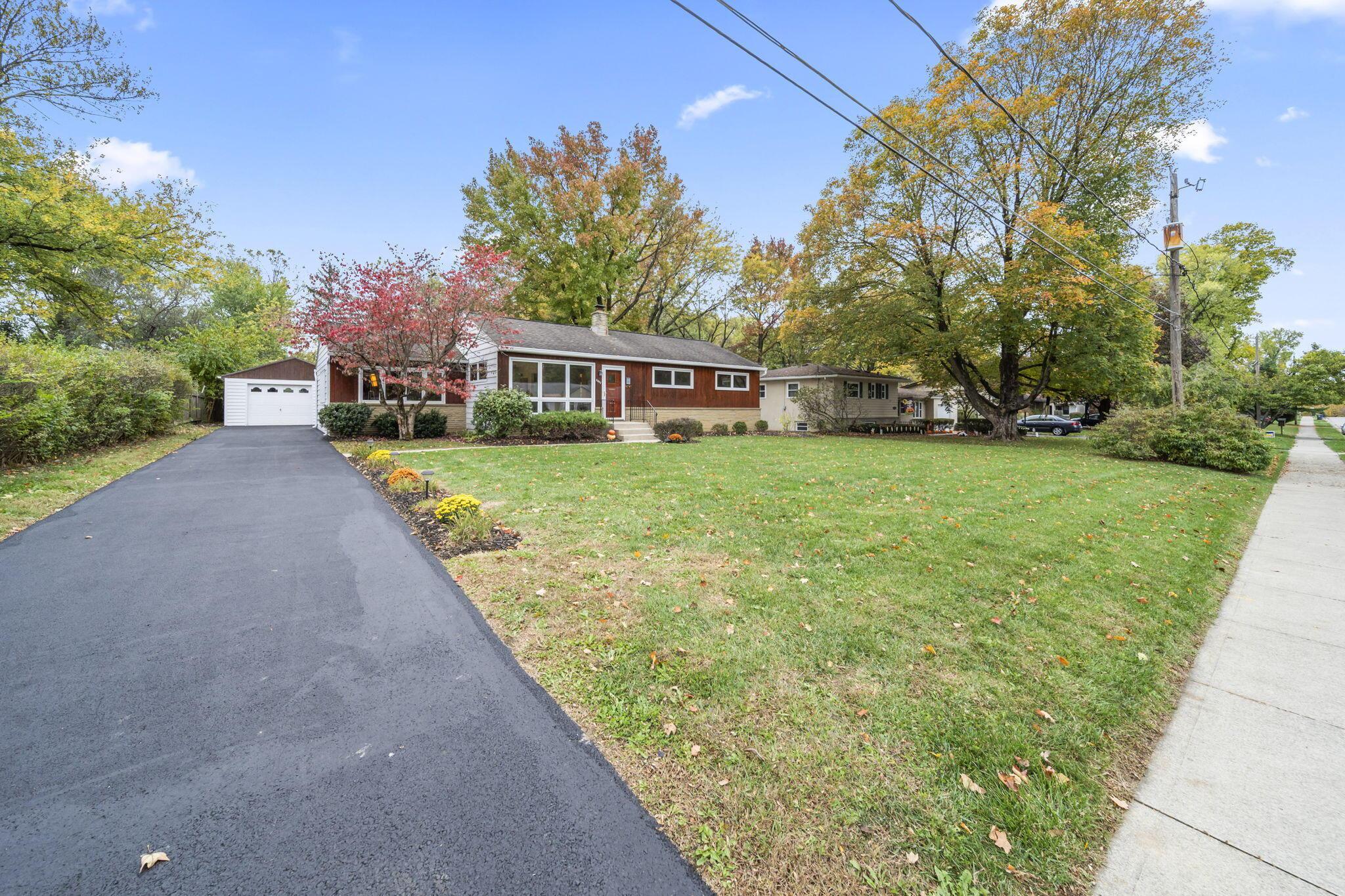 2527 Wickliffe Road Columbus, OH 43221 - Photo 8 of 73 6-web-or-mls-DSC09127