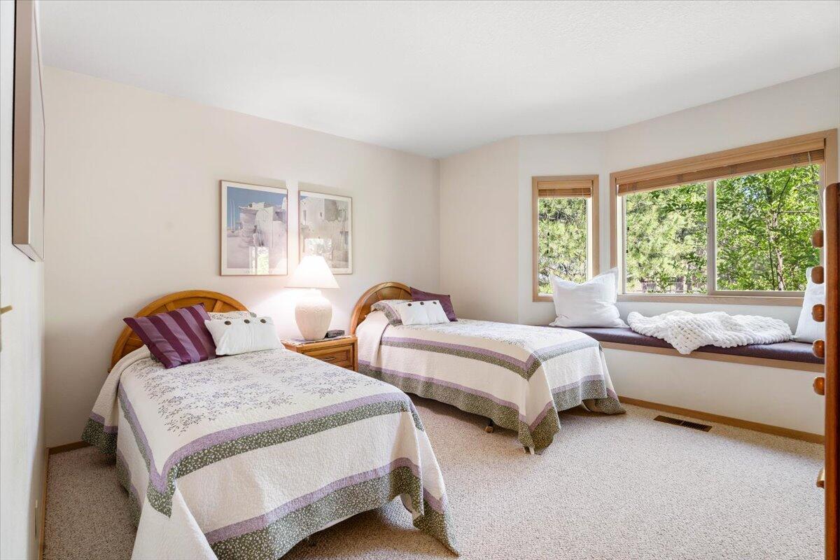 57353 Beaver Ridge Loop, Unit 20C1 Sunriver, OR 97707 - Photo 12 of 19 12-Bedroom