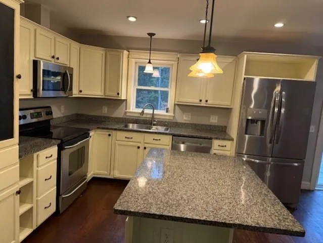 $2,750 | 15 Kelley Street, Newbury, NH 03255