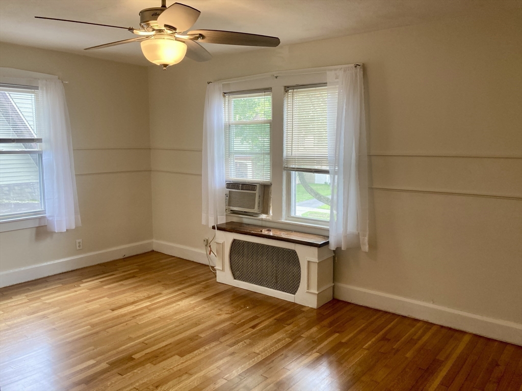 19 Eton Street Springfield, MA 01108 - Photo 15 of 39