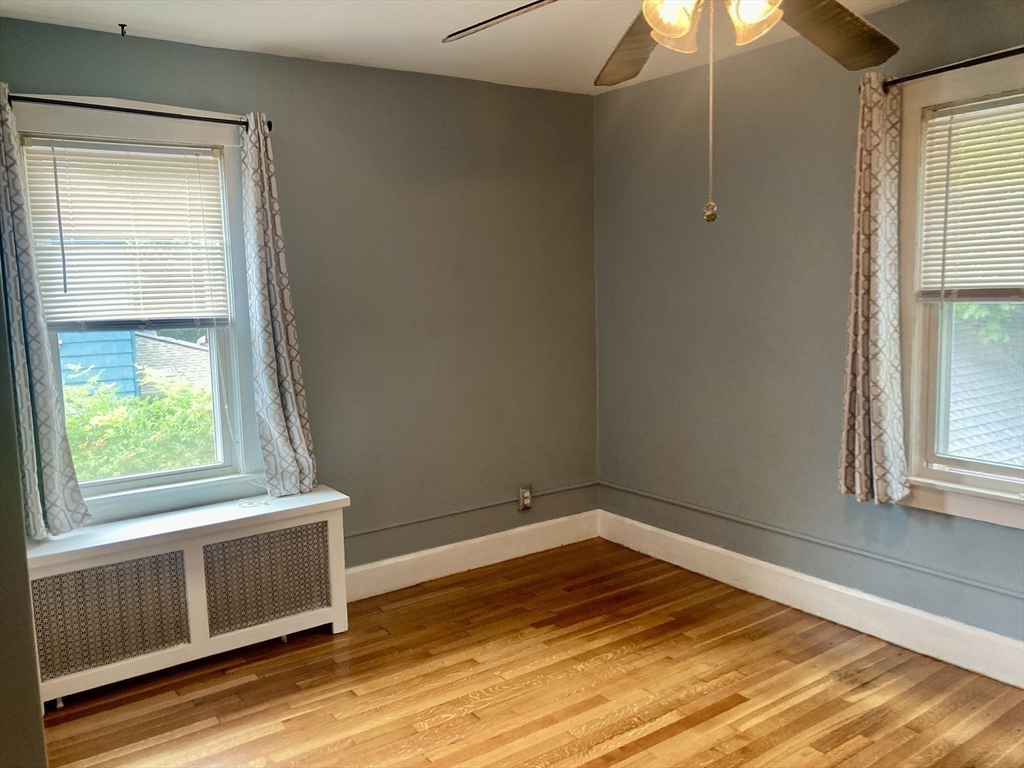 19 Eton Street Springfield, MA 01108 - Photo 17 of 39