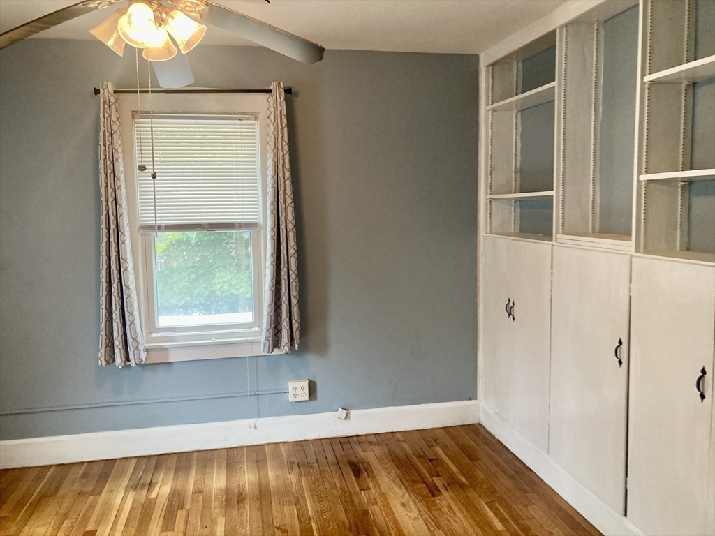 19 Eton Street Springfield, MA 01108 - Photo 18 of 39