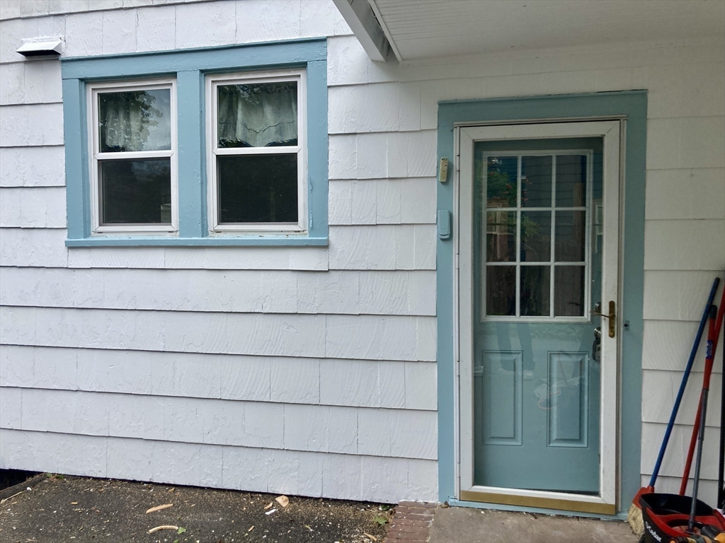 19 Eton Street Springfield, MA 01108 - Photo 25 of 39