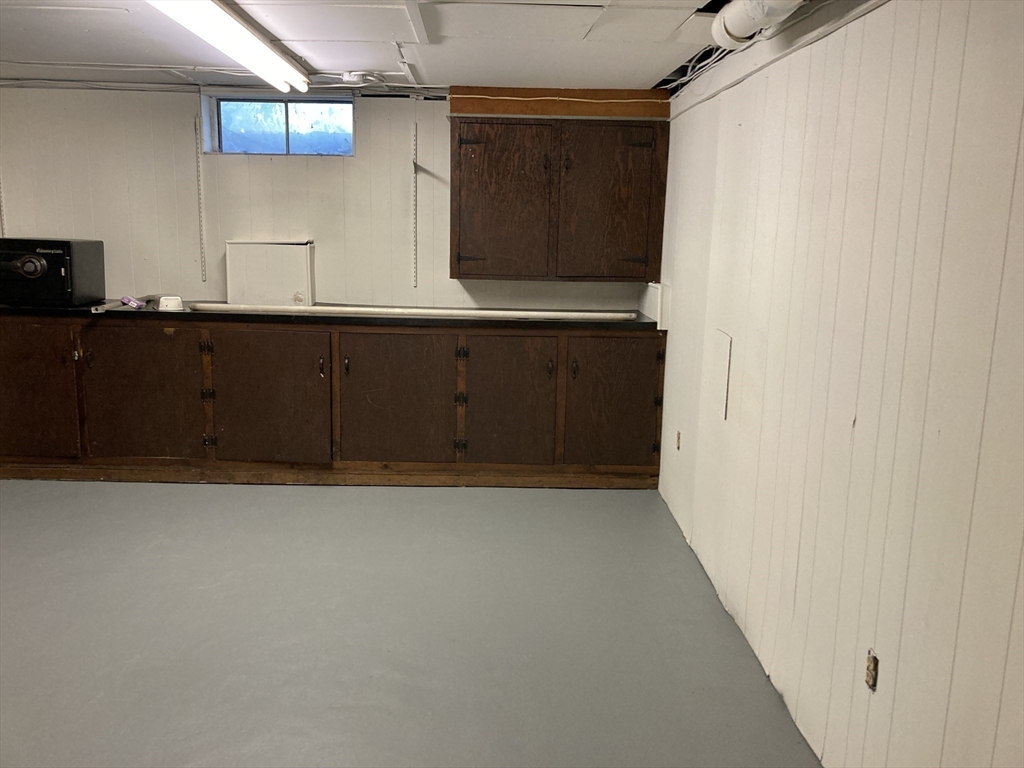 19 Eton Street Springfield, MA 01108 - Photo 28 of 39