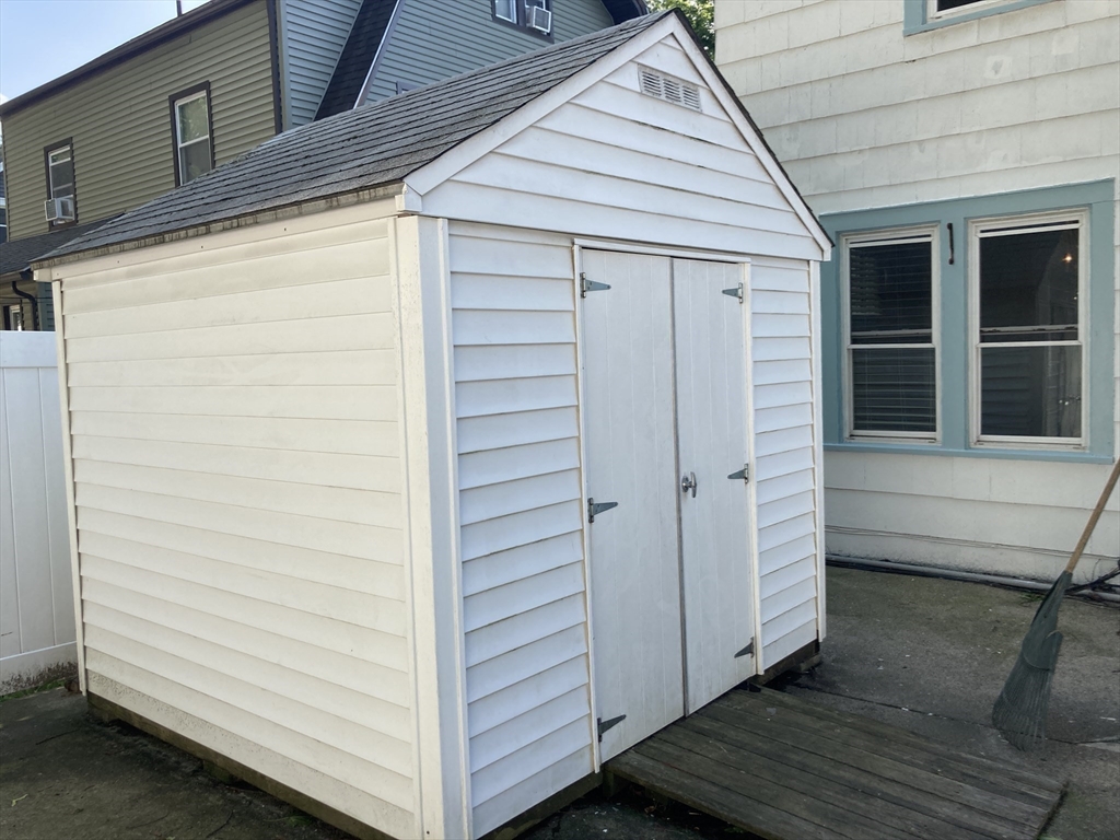 19 Eton Street Springfield, MA 01108 - Photo 31 of 39