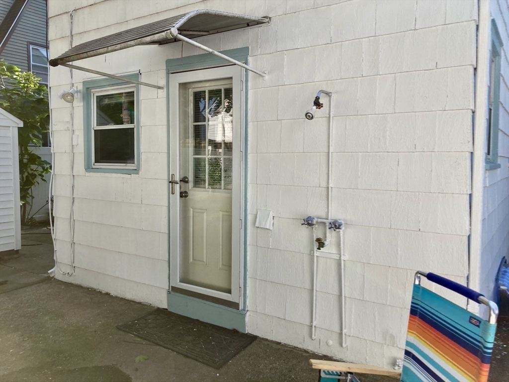 19 Eton Street Springfield, MA 01108 - Photo 34 of 39