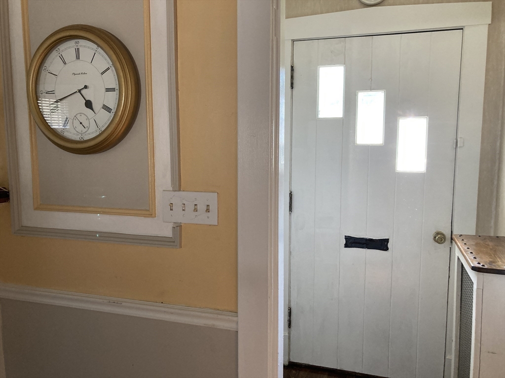 19 Eton Street Springfield, MA 01108 - Photo 6 of 39