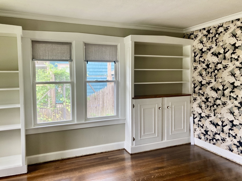 19 Eton Street Springfield, MA 01108 - Photo 10 of 39