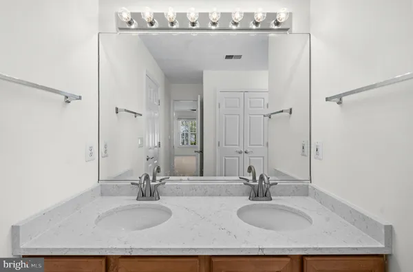 $949,900 | 17988 Swans Creek Lane, Dumfries, VA 22026