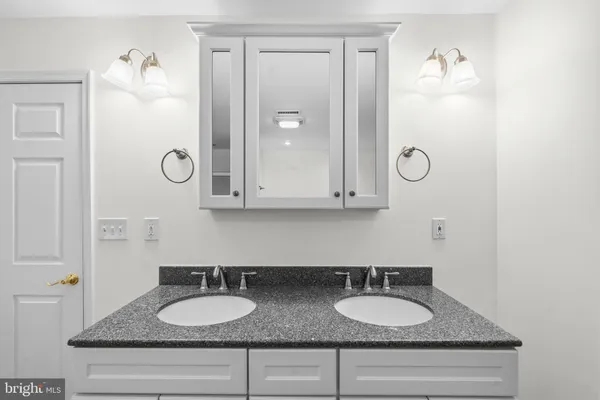 $949,900 | 17988 Swans Creek Lane, Dumfries, VA 22026