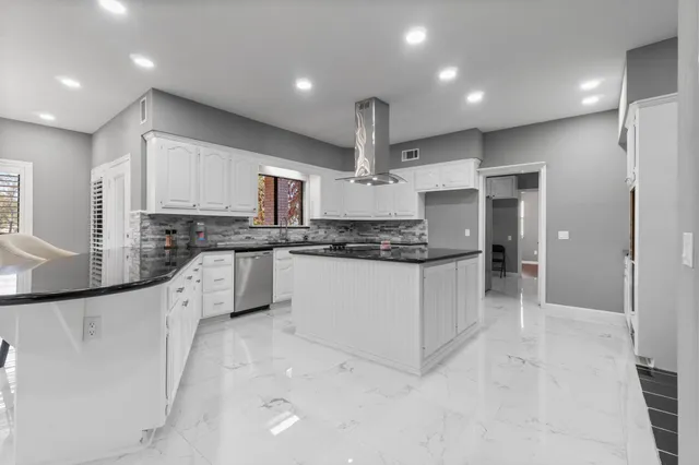 $750,000 | 22405 Augusta Lane, Point Blank, TX 77364