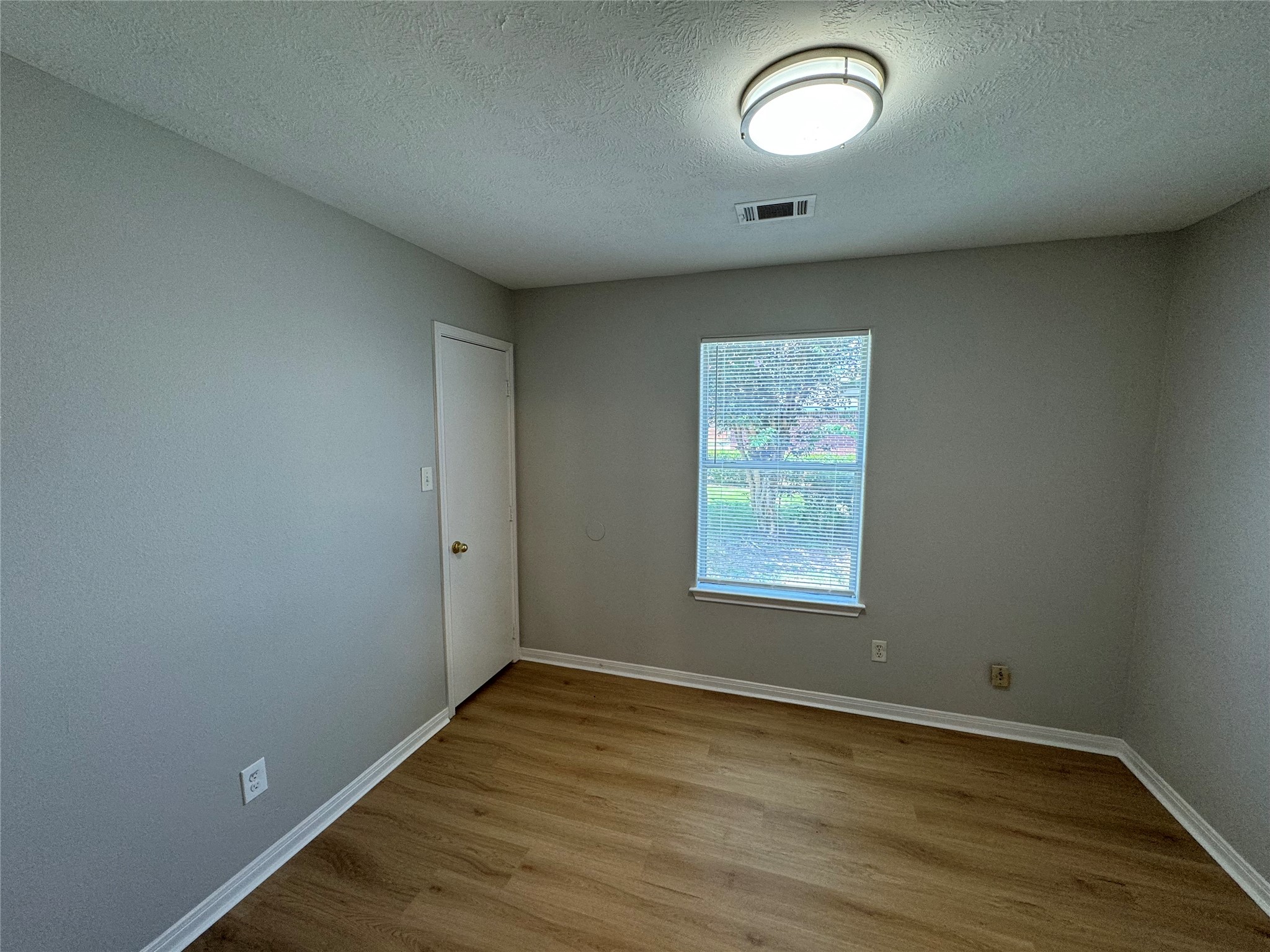 16324 Sun View Lane Conroe, TX 77302 - Photo 4 of 17