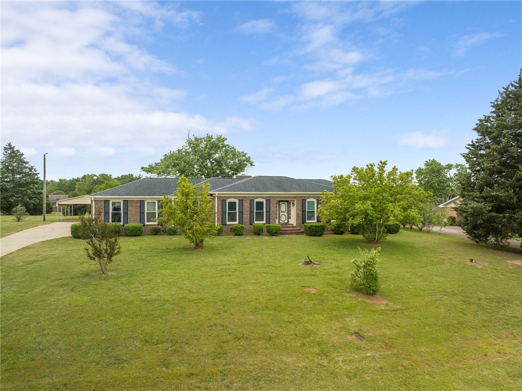 205 Greenland Road Anderson, SC 29626 - Photo 3 of 27