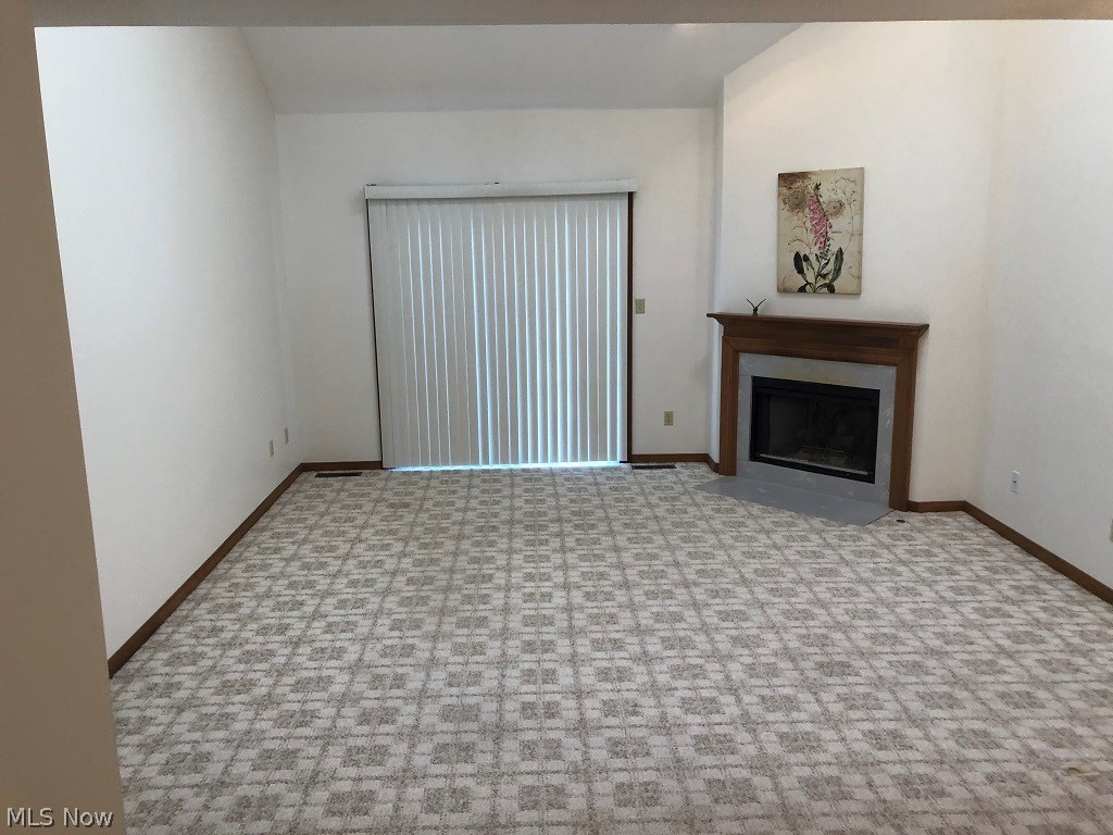 2238 Abbey Road, Unit 13 Akron, OH 44312 - Photo 2 of 16