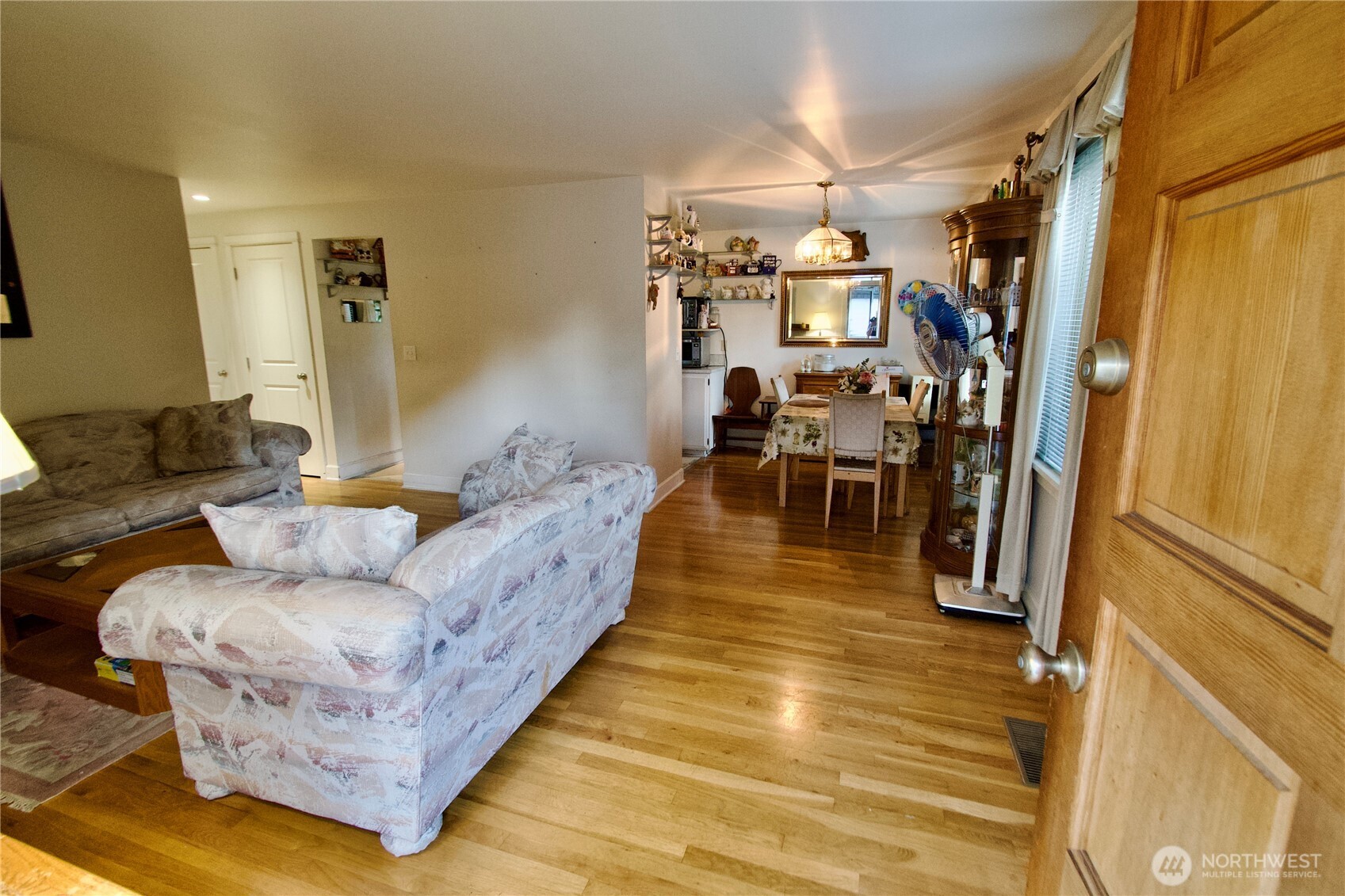 3216 20th Avenue South Seattle, WA 98144 - Photo 3 of 16 Gallery Image 3