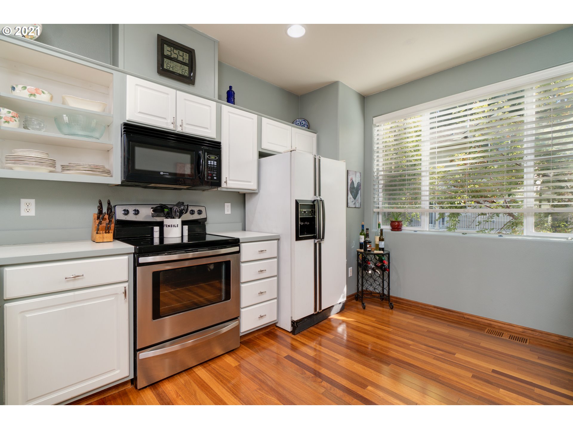 14170 Southwest Barrows Road, Unit 4 Tigard, OR 97223 - Photo 11 of 23 Kitchen