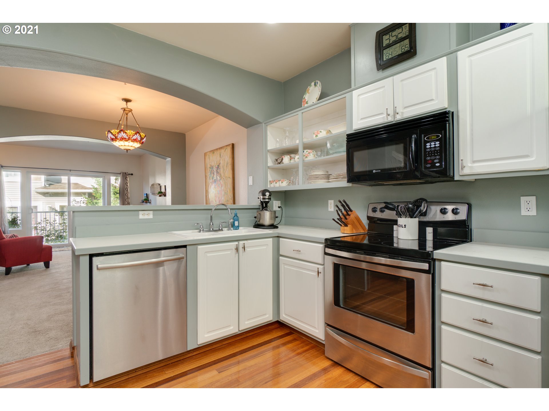 14170 Southwest Barrows Road, Unit 4 Tigard, OR 97223 - Photo 12 of 23 Kitchen
