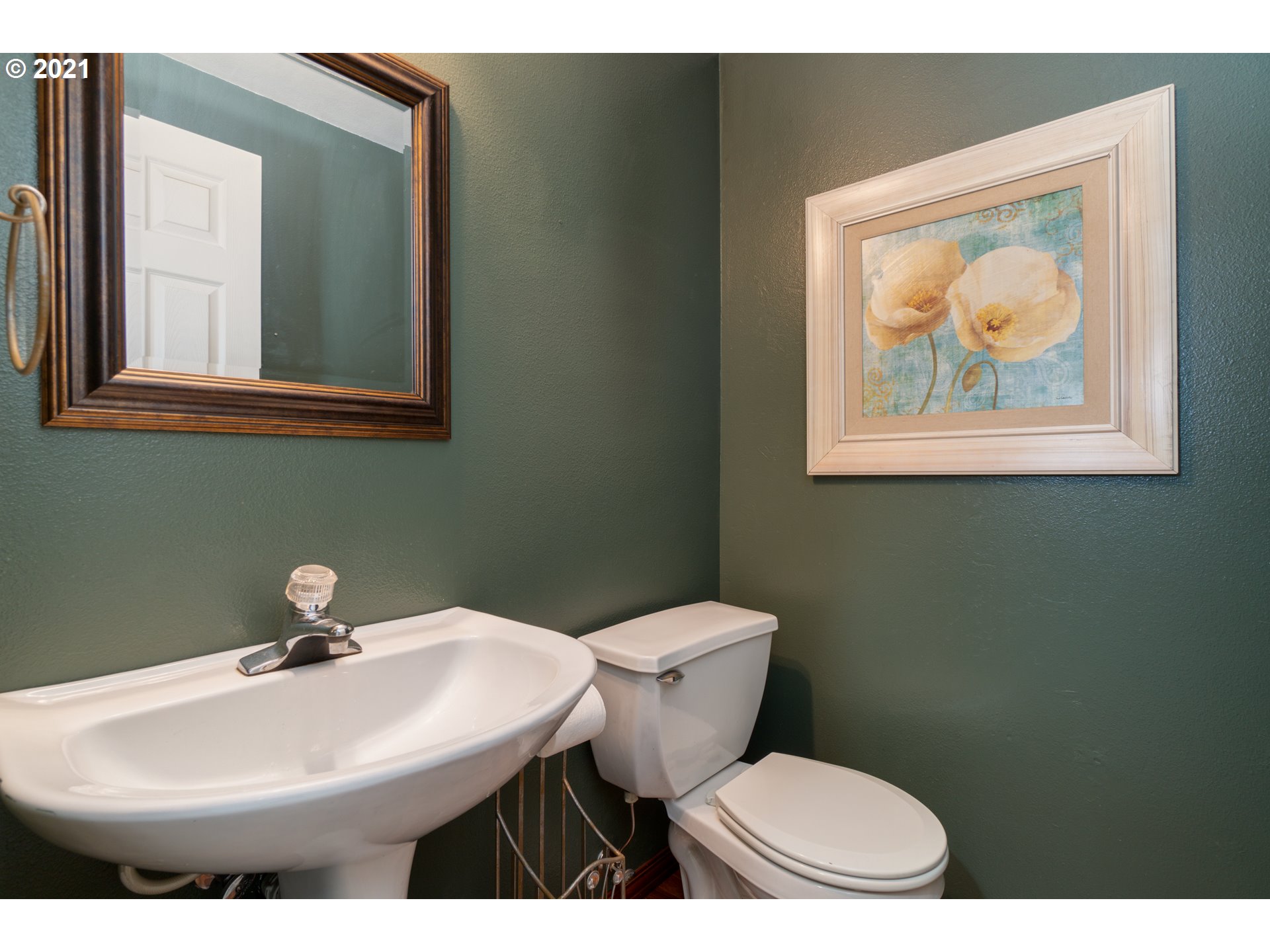 14170 Southwest Barrows Road, Unit 4 Tigard, OR 97223 - Photo 14 of 23 Bathroom