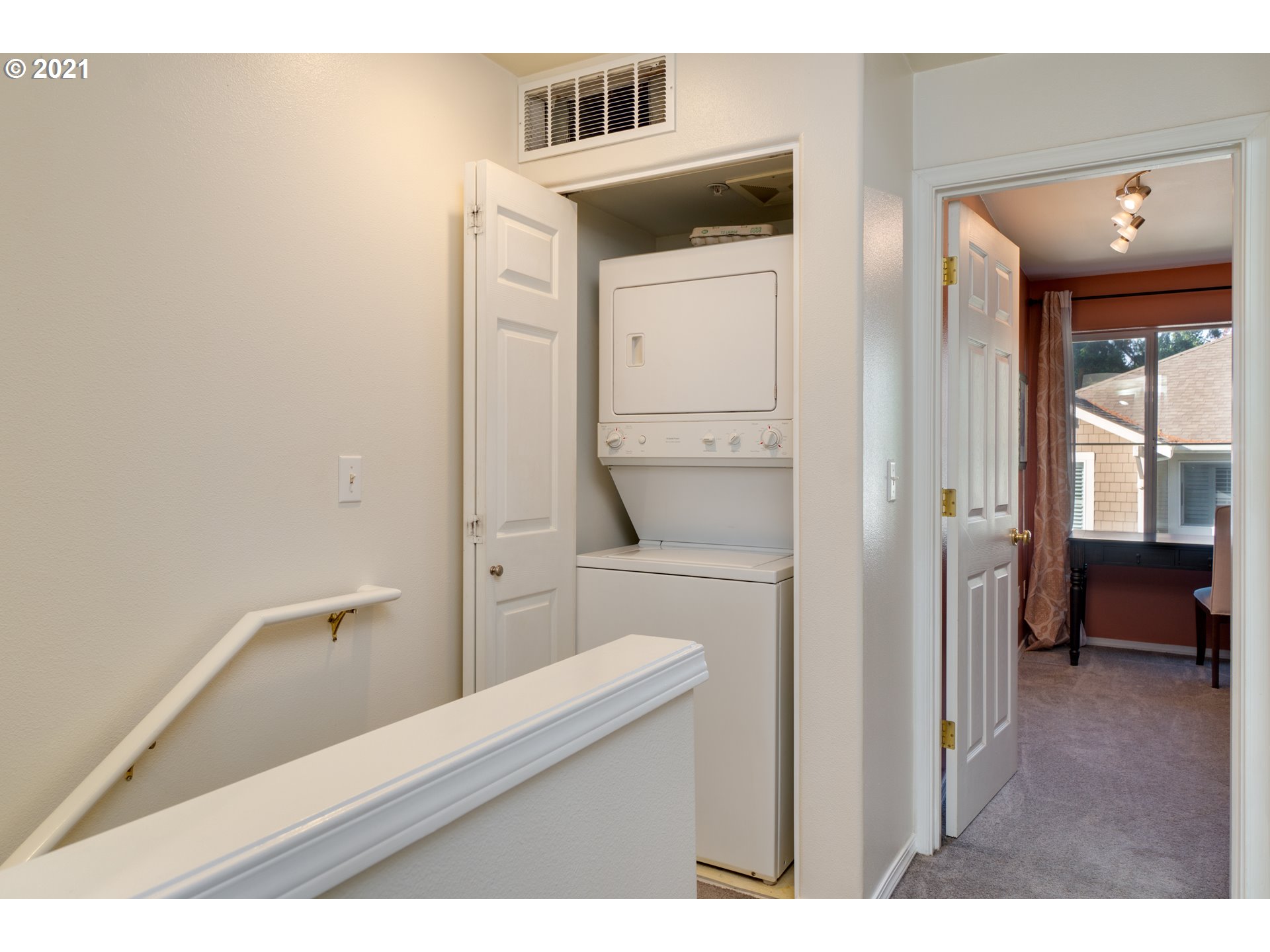 14170 Southwest Barrows Road, Unit 4 Tigard, OR 97223 - Photo 15 of 23 Laundry