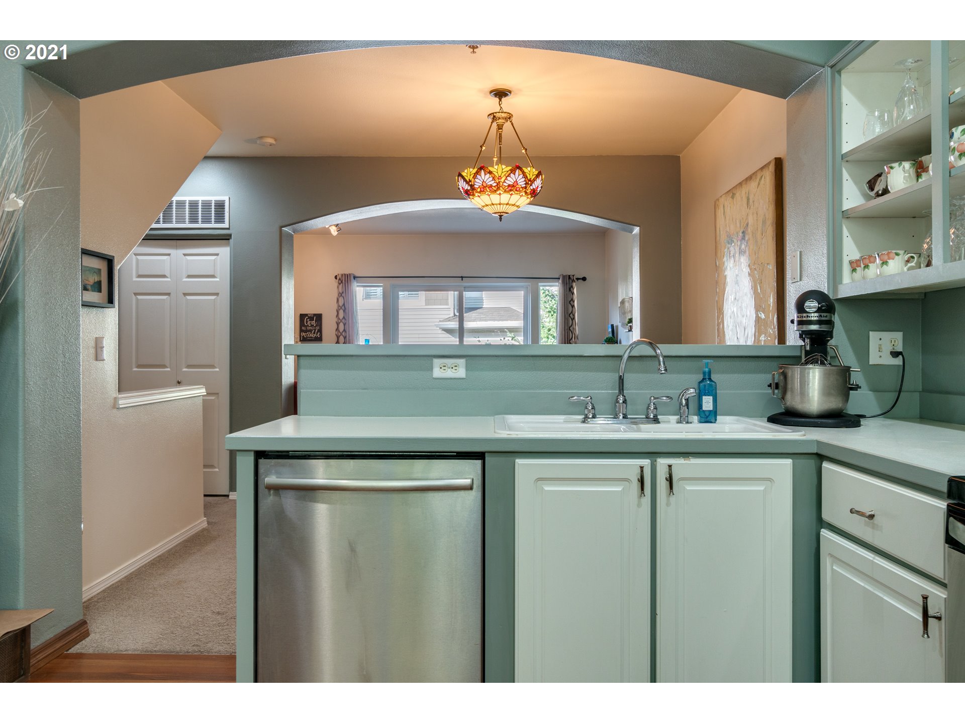 14170 Southwest Barrows Road, Unit 4 Tigard, OR 97223 - Photo 10 of 23 Kitchen