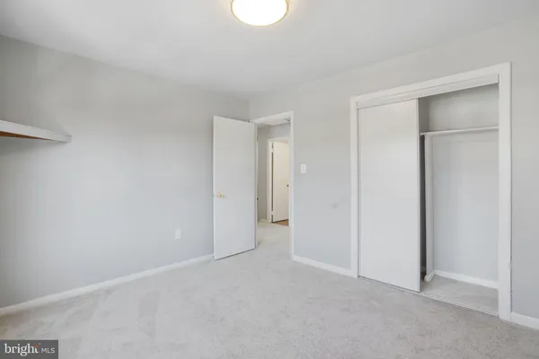 a view of empty room with window