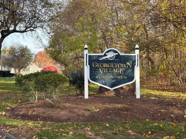 $2,700 | 128 Georgetown Drive, Unit 128, Glastonbury, CT 06033