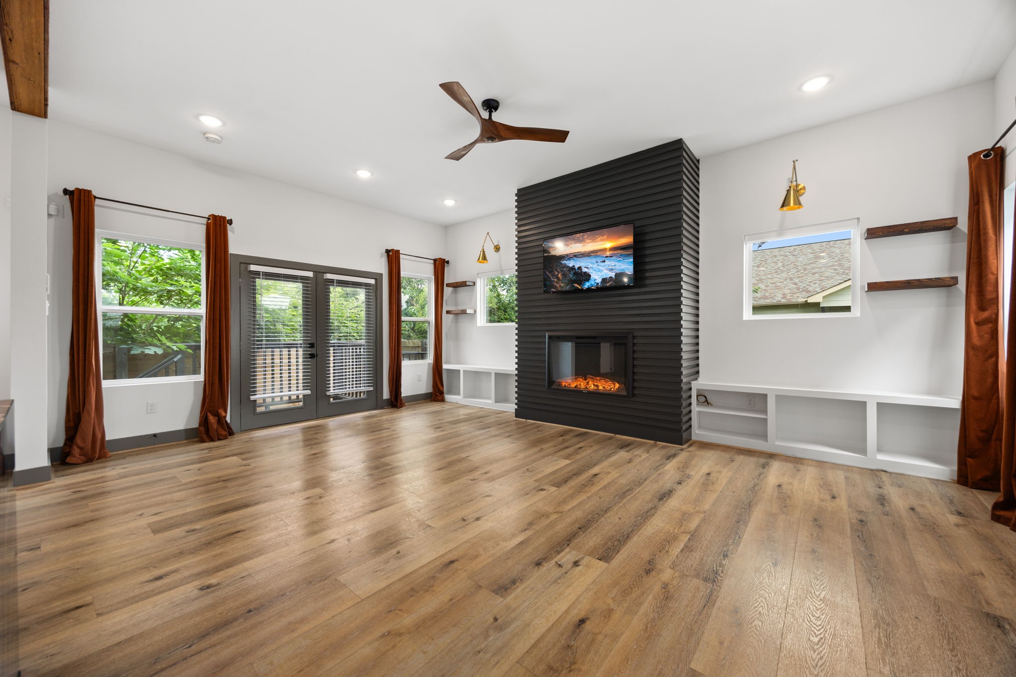 731 East 40th Street Houston, TX 77022 - Photo 4 of 28