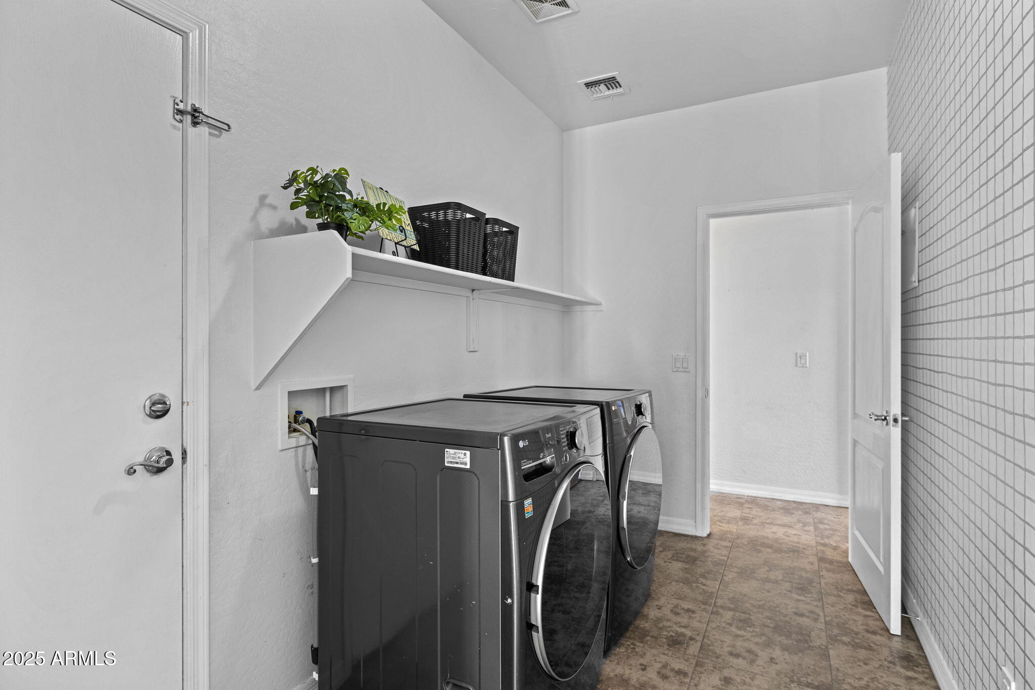 4186 East Blue Sage Road Gilbert, AZ 85297 - Photo 16 of 77 4186 E Blue Sage Rd Gilbert - 233