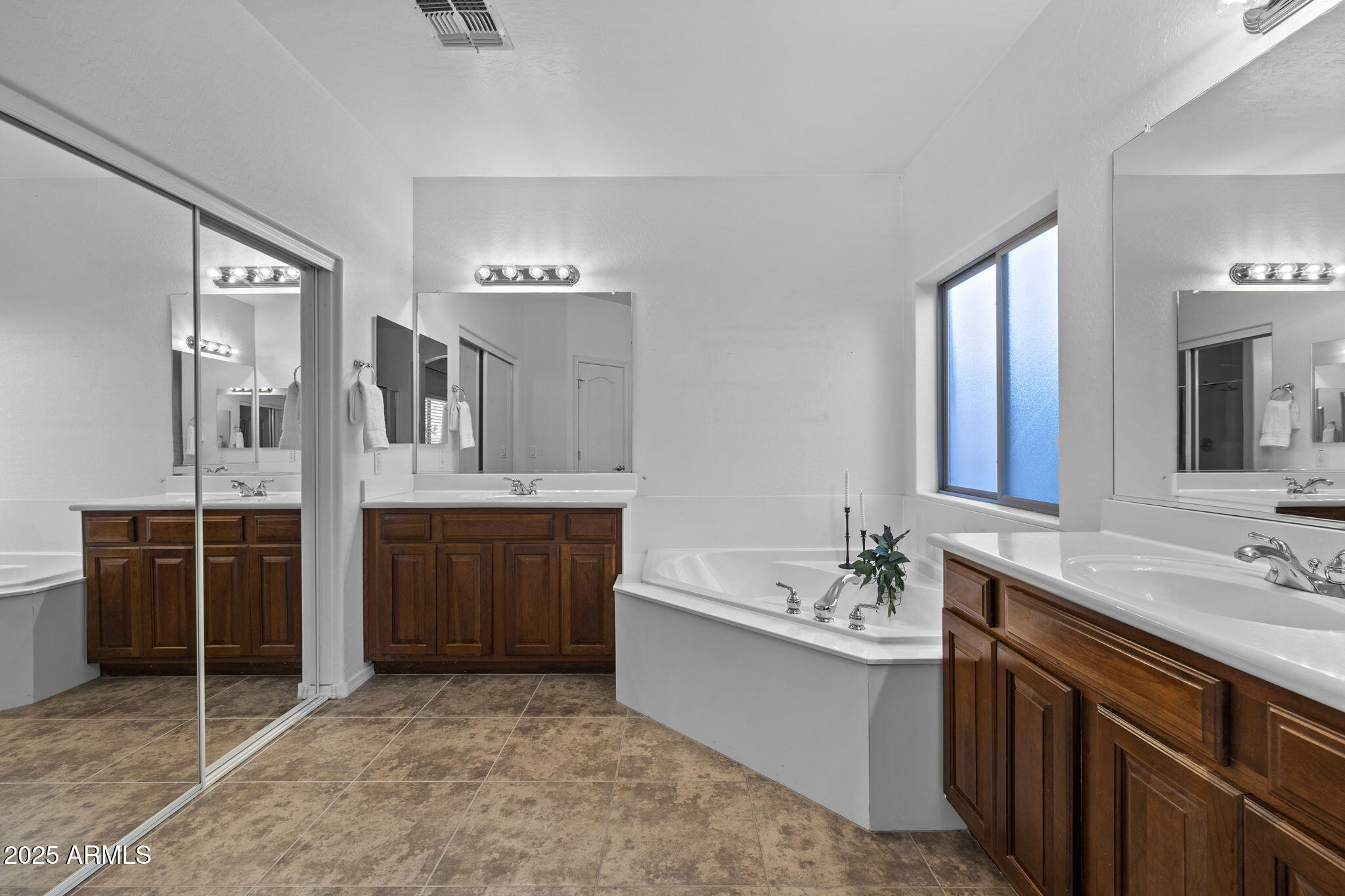 4186 East Blue Sage Road Gilbert, AZ 85297 - Photo 33 of 77 4186 E Blue Sage Rd Gilbert - 329