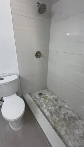 $2,500 | 2760 West 61st Place, Unit 202, Hialeah, FL 33016