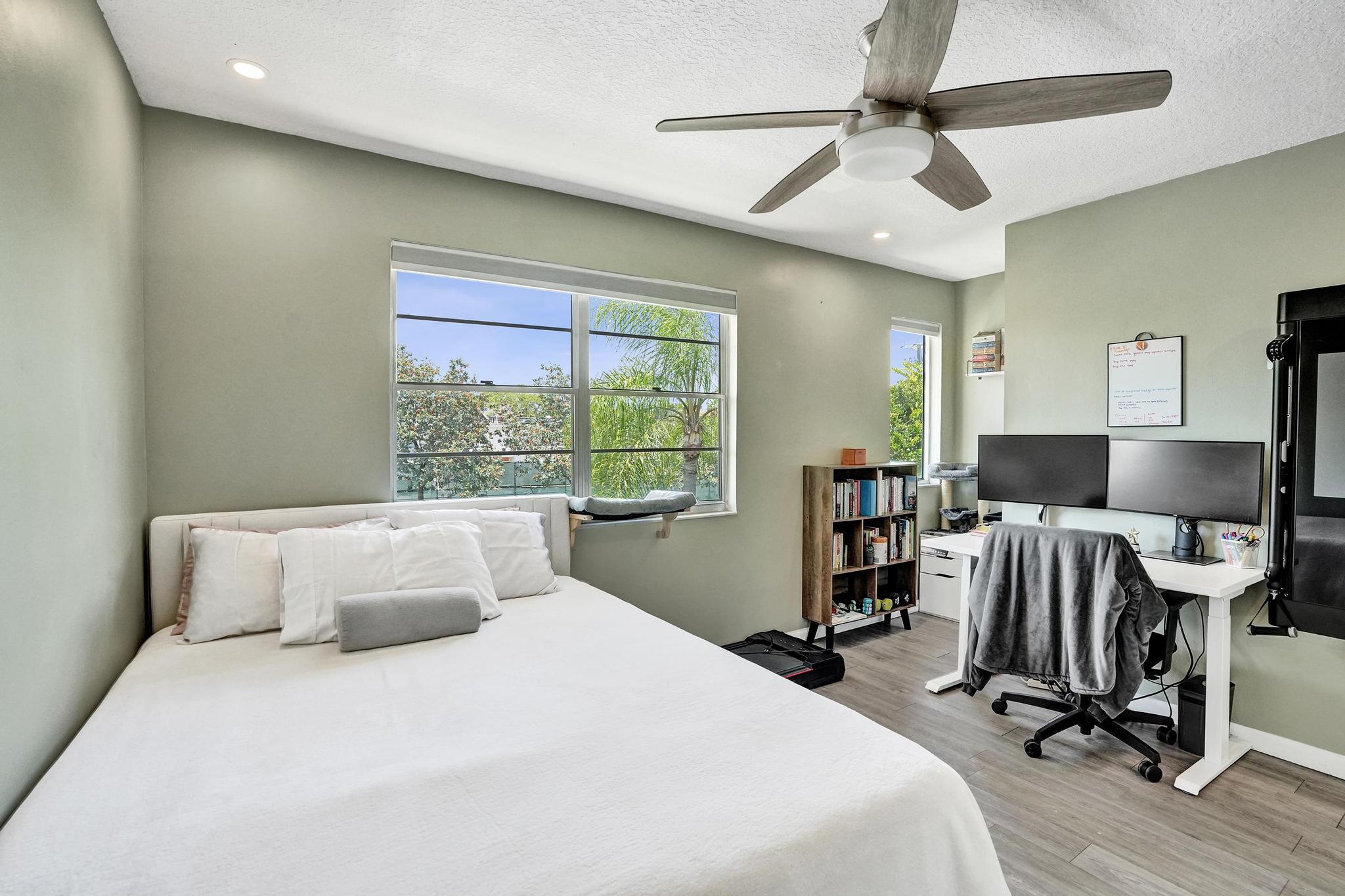 201 Southwest 3rd Street, Unit 201 Pompano Beach, FL 33060 - Photo 34 of 42 DSC02252